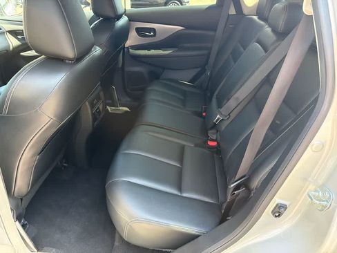 Used 2023 Nissan Murano SV AWD/4WD image 17
