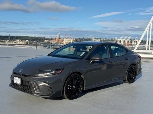 Used 2025 Toyota Camry SE FWD image 7