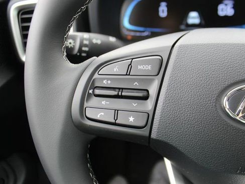 New 2026 Hyundai Venue SEL FWD image 12