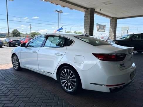 Used 2017 Kia Cadenza Premium FWD image 9