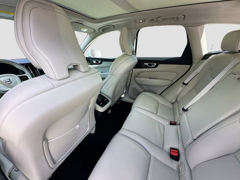 Used 2022 Volvo XC60 B5 Inscription w/ Advanced Package image 26