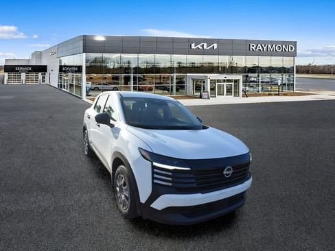 Used 2025 Nissan Kicks S FWD image 9