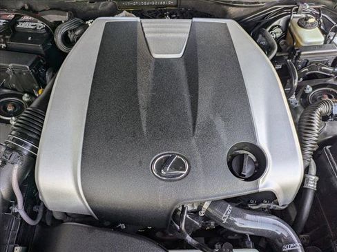 Used 2017 Lexus IS 300 AWD image 21