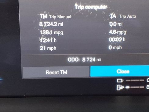 Certified 2025 Volvo S60 T8 Ultra w/ Climate Package image 28