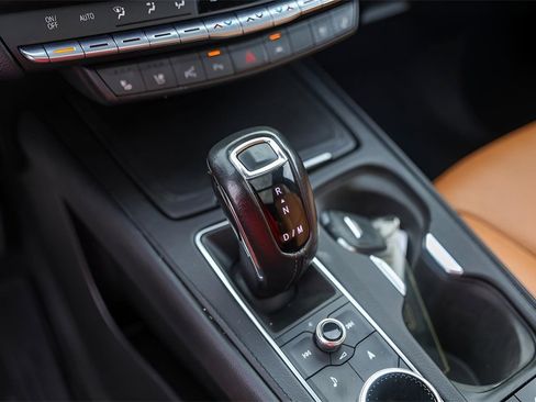 Used 2019 Cadillac XT4 Premium Luxury w/ Enhanced Visibility Package image 20