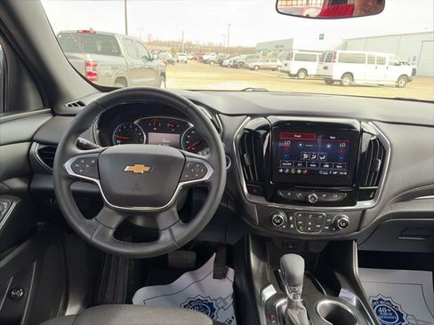 Used 2023 Chevrolet Traverse LT image 14