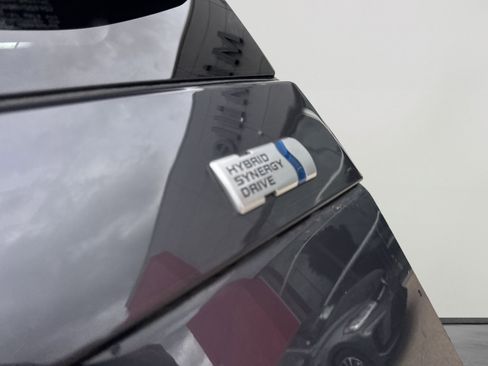 Used 2015 Toyota Prius Two image 7