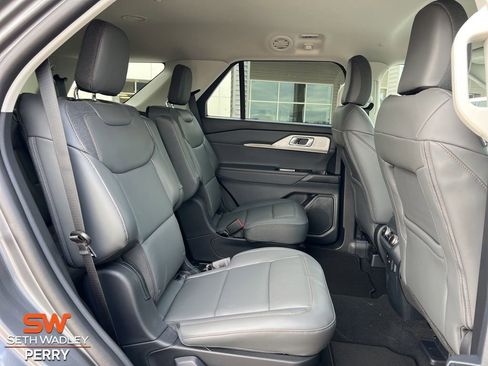 New 2025 Ford Explorer Active w/ Active Comfort Package image 13