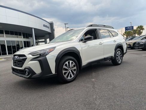 Certified 2025 Subaru Outback Premium AWD/4WD image 6