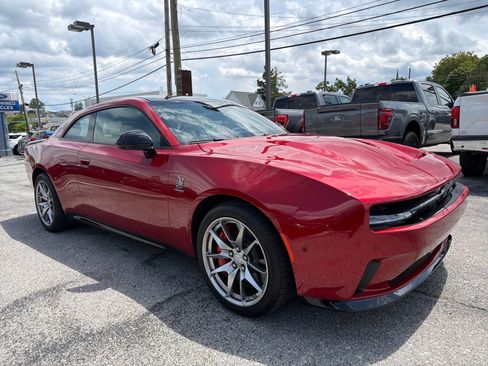 Used 2025 Dodge Charger Daytona Scat Pack w/ Track Pack AWD/4WD image 3