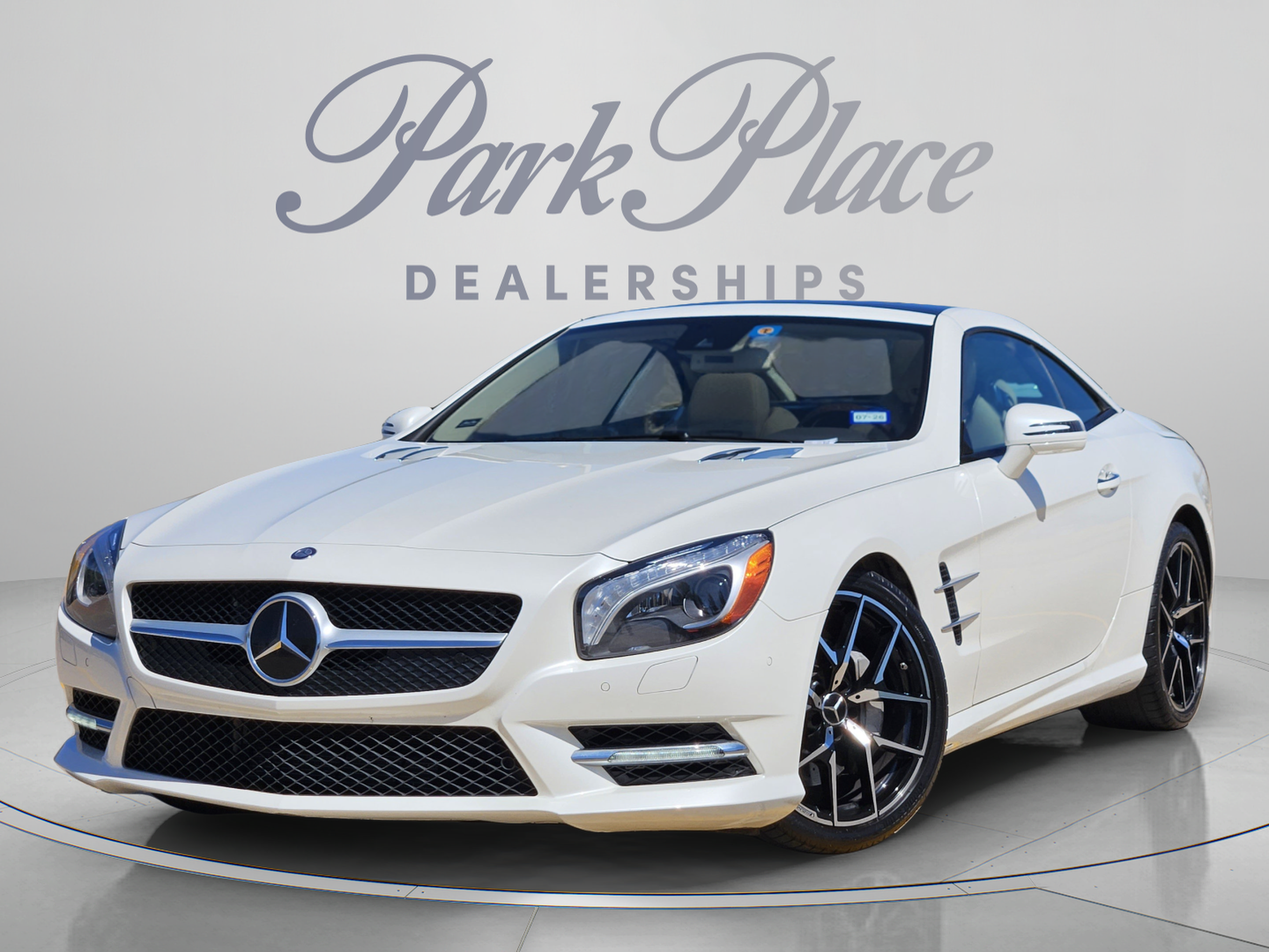 Used 2013 Mercedes-Benz SL 550 image 1