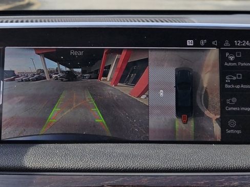 Used 2021 BMW 740i xDrive w/ M Sport Package image 24