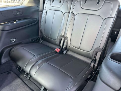 New 2025 Jeep Grand Cherokee L Limited w/ Black Appearance Package AWD/4WD image 22