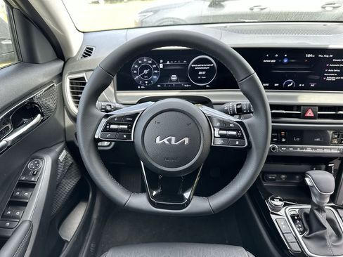 New 2026 Kia Seltos SX w/ SX Sunroof Package image 14