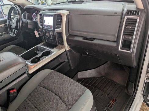 Used 2019 RAM 1500 Classic SLT w/ SLT Plus D←cor Group AWD/4WD image 19