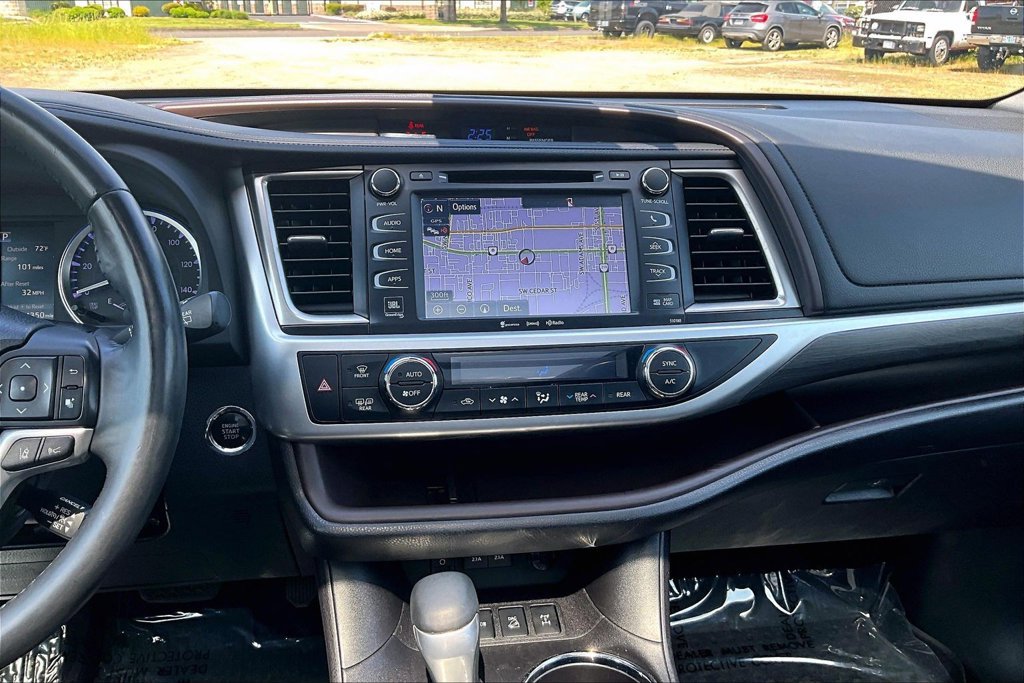 Used 2018 Toyota Highlander Limited Platinum AWD/4WD image 8