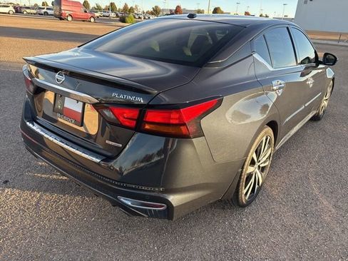 Certified 2020 Nissan Altima 2.0 Platinum image 7