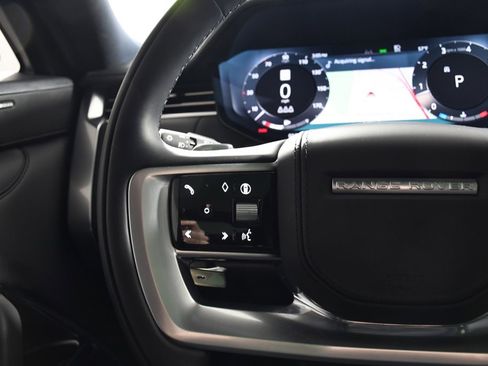 Used 2025 Land Rover Range Rover SE image 28