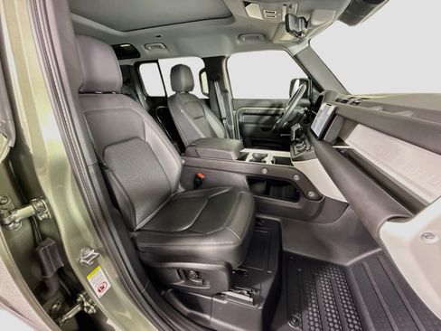 Used 2025 Land Rover Defender 110 S AWD/4WD image 29