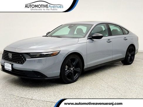 Used 2025 Honda Accord Sport image 1