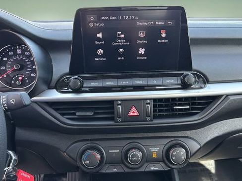 Used 2024 Kia Forte LXS image 25