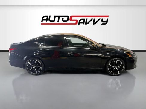 Used 2025 Nissan Altima 2.5 SR FWD image 8