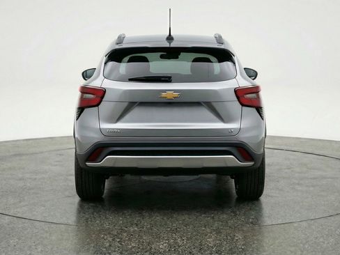 Used 2025 Chevrolet Trax LT w/ LT Convenience Package FWD image 7