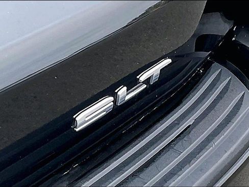 Used 2024 GMC Yukon XL SLT image 24