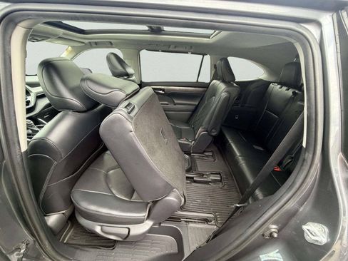 Used 2020 Toyota Highlander Platinum AWD/4WD image 26