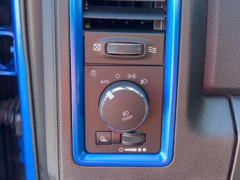 Used 2018 RAM 1500 Sport w/ Hydro Blue Sport Package image 19