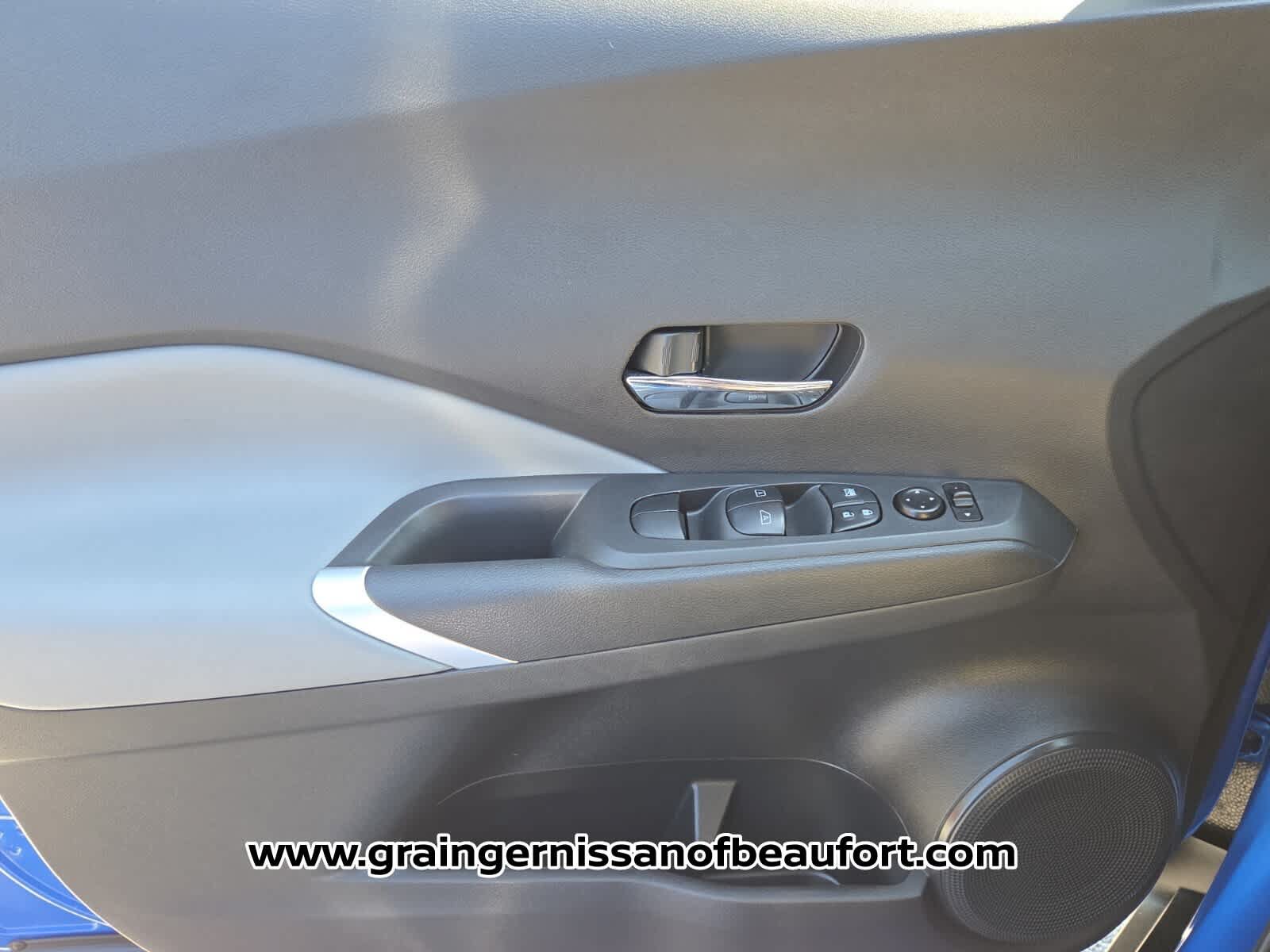 Used 2023 Nissan Kicks SR w/ SR Premium Package FWD image 16