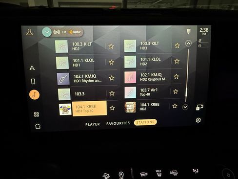 Used 2023 Land Rover Defender 110 X AWD/4WD image 25