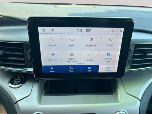 Used 2021 Ford Explorer XLT w/ Equipment Group 202A AWD/4WD image 19