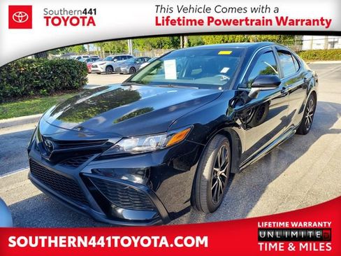 Used 2023 Toyota Camry SE FWD image 1