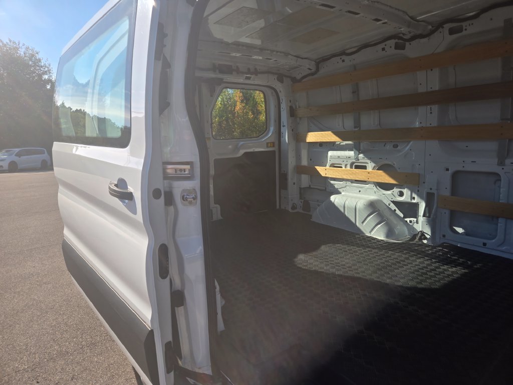 Used 2025 Ford Transit 250 Low Roof w/ Exterior Upgrade Package RWD image 9