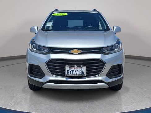 Used 2021 Chevrolet Trax LT AWD/4WD image 3