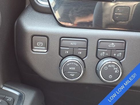 Used 2024 Chevrolet Silverado 1500 LT image 14