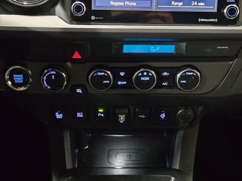 Used 2023 Toyota Tacoma TRD Off-Road image 31