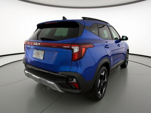 Used 2025 Kia Seltos S image 9