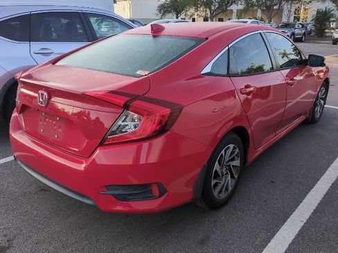 Used 2018 Honda Civic EX image 2