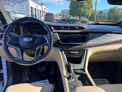 Used 2017 Cadillac XT5 Premium Luxury image 14