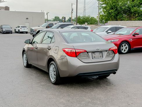 Used 2018 Toyota Corolla LE FWD image 6