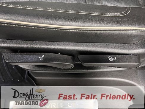 Used 2021 Chevrolet Suburban Premier w/ Premium Package image 35