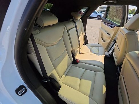 Used 2017 Cadillac XT5 Premium Luxury AWD/4WD image 28