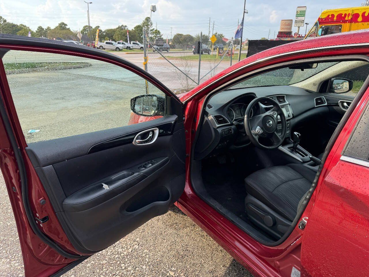 Used 2017 Nissan Sentra SV FWD image 34