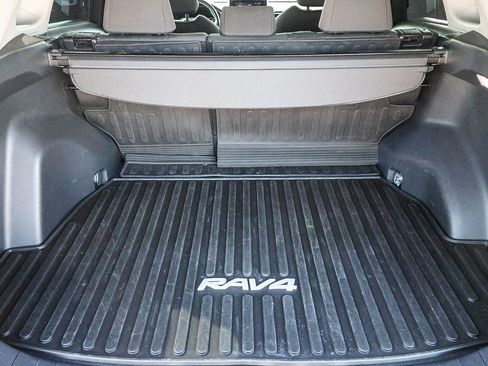 Used 2024 Toyota RAV4 XLE AWD/4WD image 27