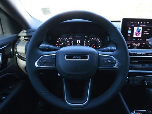 New 2026 Jeep Compass Latitude image 11