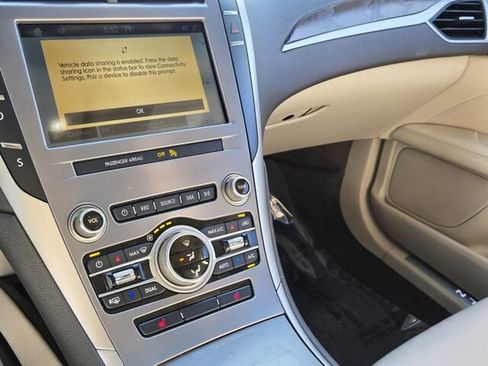 Used 2019 Lincoln MKZ Reserve FWD image 12