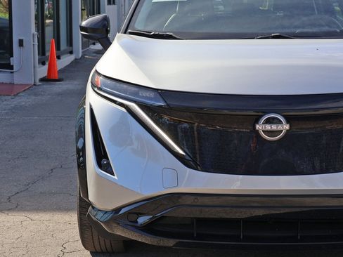 Used 2023 Nissan Ariya AWD image 14
