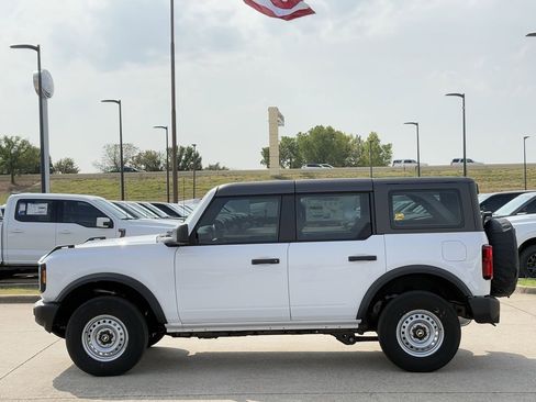 New 2025 Ford Bronco Base image 31